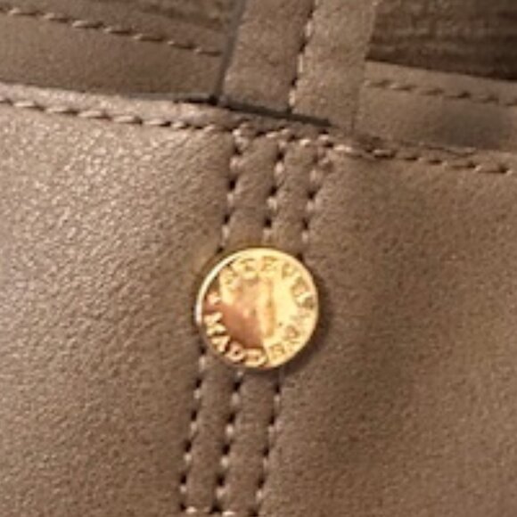 Steve Madden Taupe BPAMMY Large Tote-LIKE NEW! - Picture 4 of 14